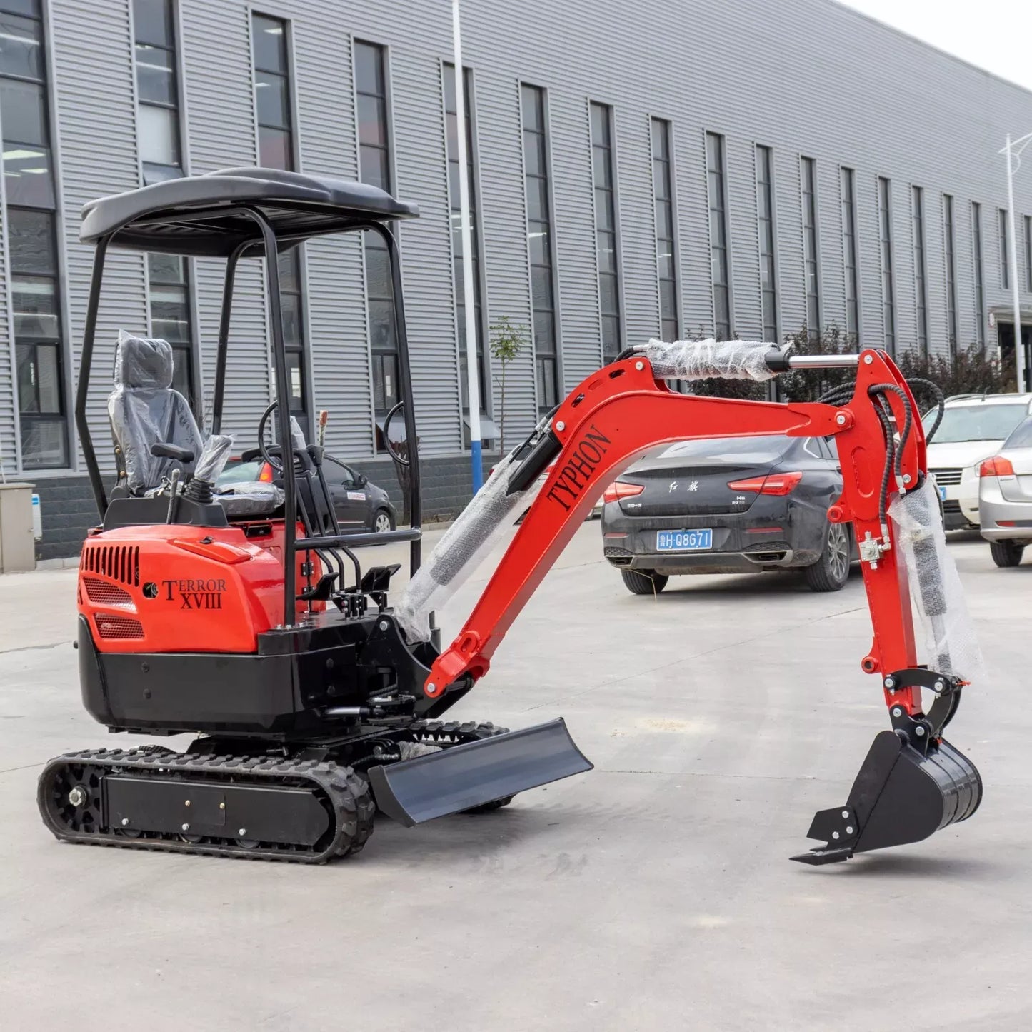 4,000 lbs Terror XVIII Mini Excavator, EPA Certified KUBOTA D902 Diesel Machine